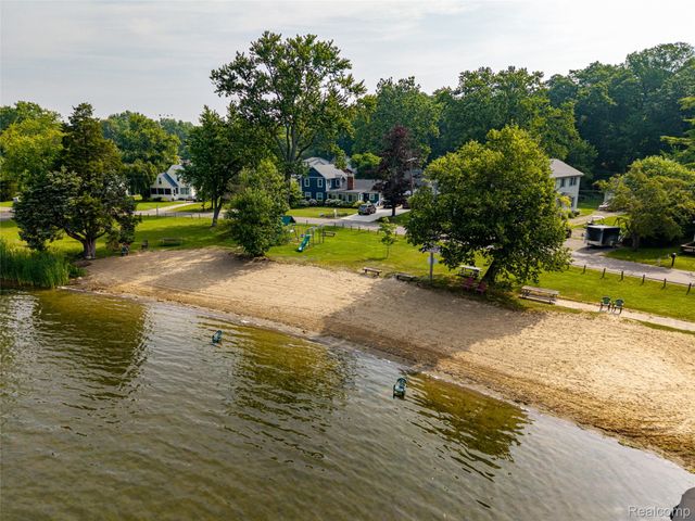 Lot 5 Lombardy Court, Hamburg Township, MI 48169