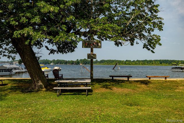 Lot 5 Lombardy Court, Hamburg Township, MI 48169