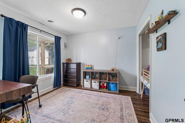 910 S 1st Street, Plattsmouth, NE 68048