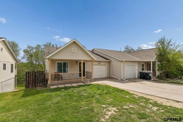 910 S 1st Street, Plattsmouth, NE 68048