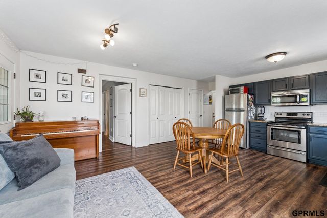 910 S 1st Street, Plattsmouth, NE 68048