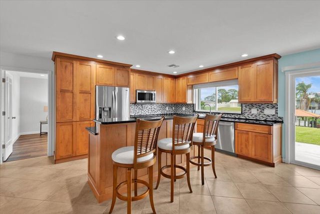 611 SE Harborview Drive, Port St. Lucie, Port St Lucie, FL 34983