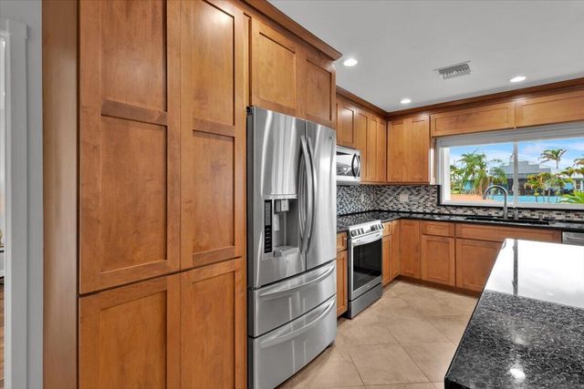 611 SE Harborview Drive, Port St. Lucie, Port St Lucie, FL 34983