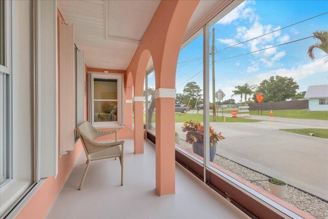 611 SE Harborview Drive, Port St. Lucie, Port St Lucie, FL 34983