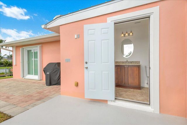 611 SE Harborview Drive, Port St. Lucie, Port St Lucie, FL 34983