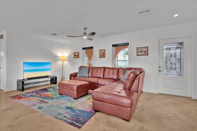 611 SE Harborview Drive, Port St. Lucie, Port St Lucie, FL 34983