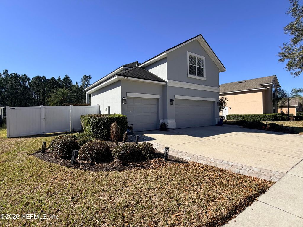 6092 WHITE TIP Road, Jacksonville, FL 32258