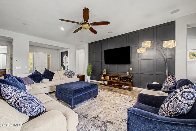 7857 S PENROSE Drive, Gilbert, AZ 85298