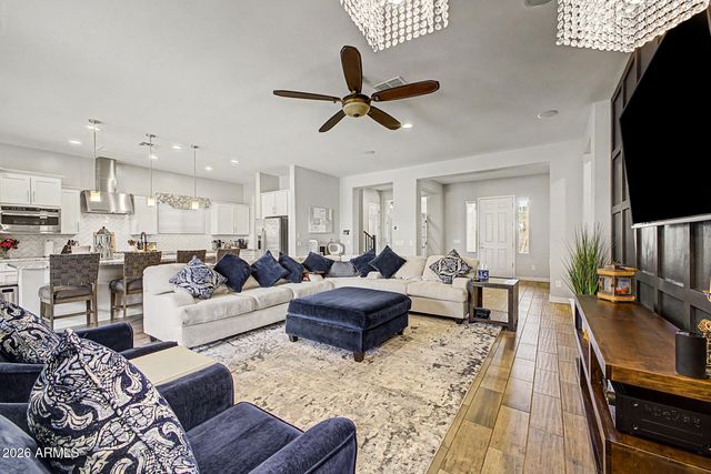 7857 S PENROSE Drive, Gilbert, AZ 85298