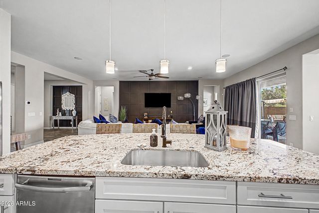 7857 S PENROSE Drive, Gilbert, AZ 85298