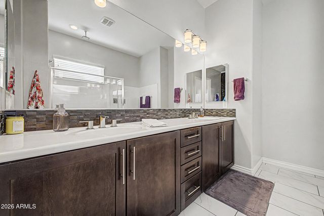 7857 S PENROSE Drive, Gilbert, AZ 85298