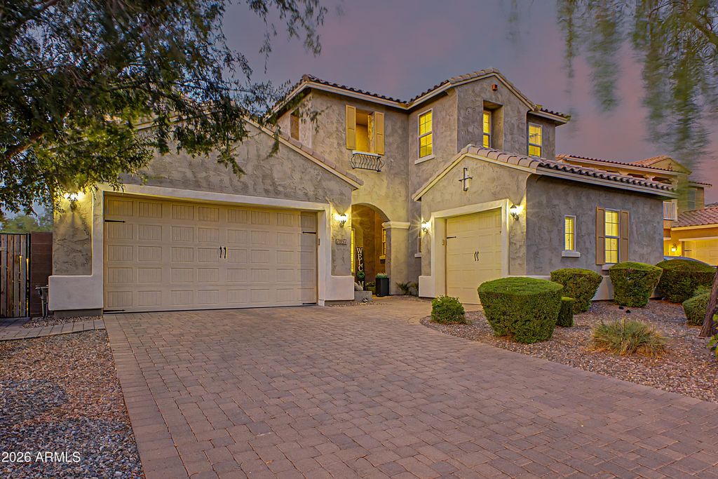 7857 S PENROSE Drive, Gilbert, AZ 85298