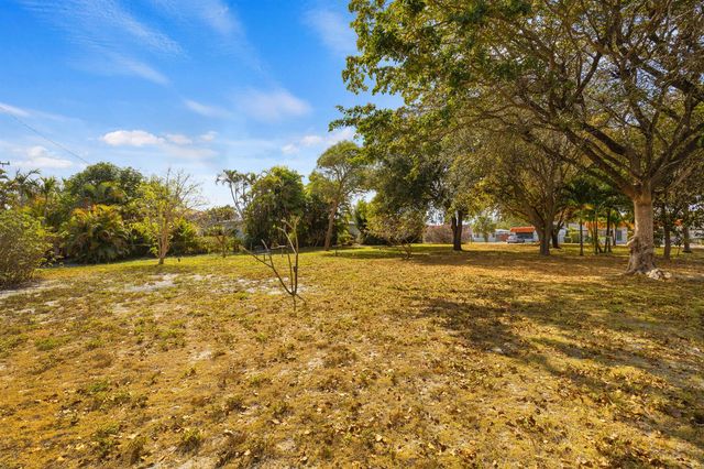 426 N 5th Street, Lantana, FL 33462