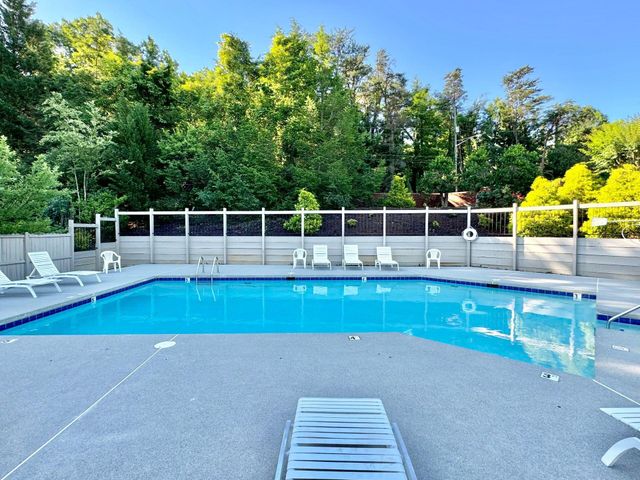 4732 Wembley PL, Roanoke, VA 24018