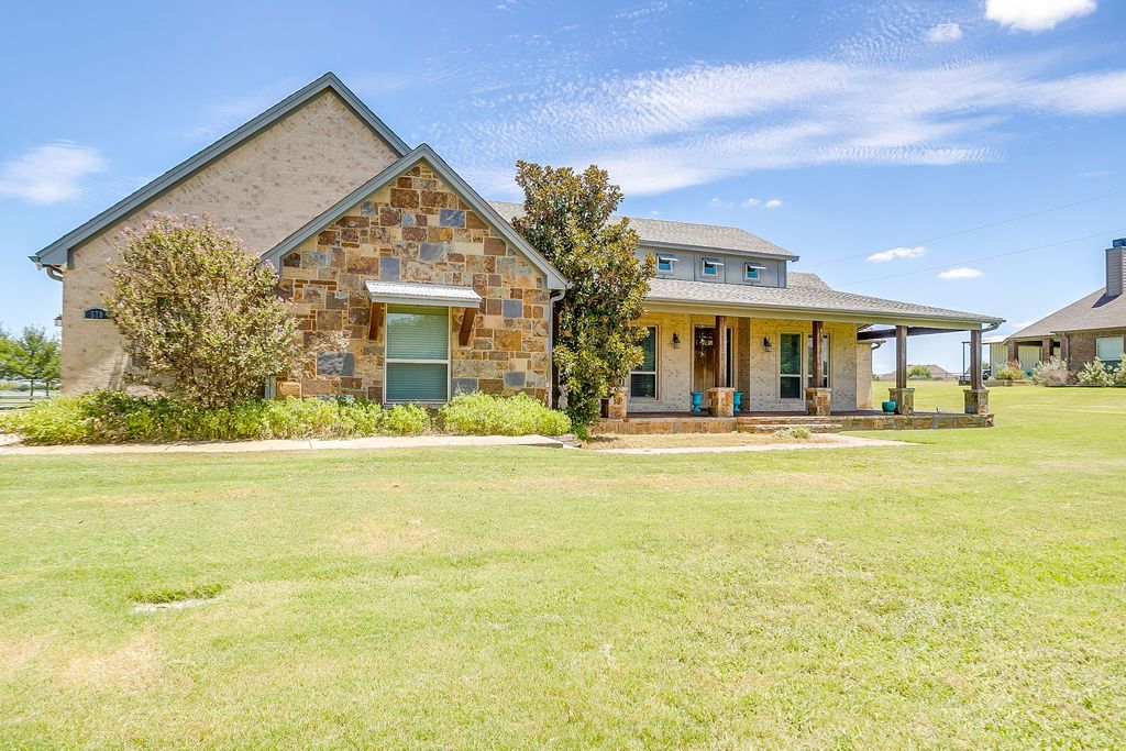 570 S Point Court, Aledo, TX 76008
