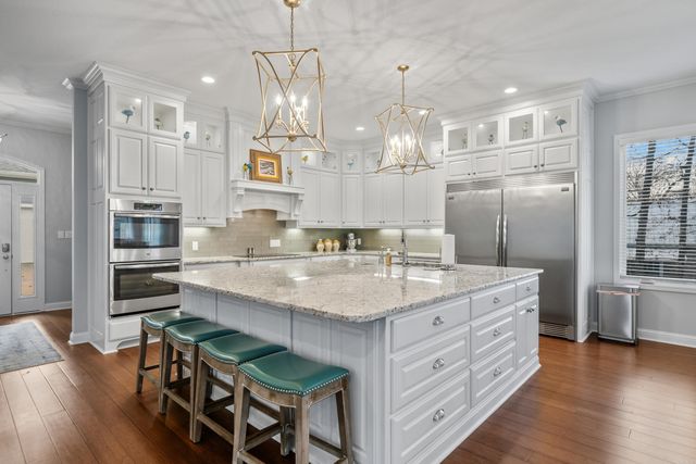 350 Longpoint Rd, Hot Springs, AR 71913