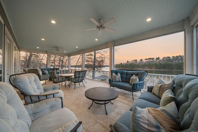 350 Longpoint Rd, Hot Springs, AR 71913