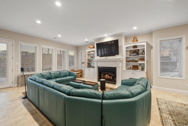 350 Longpoint Rd, Hot Springs, AR 71913