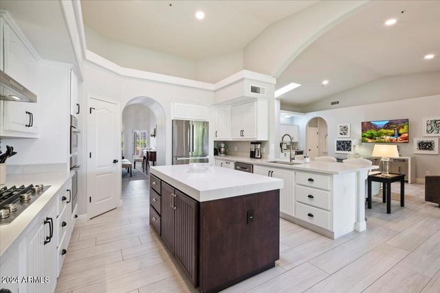 9458 E Desert Cove Avenue, Scottsdale, AZ 85260