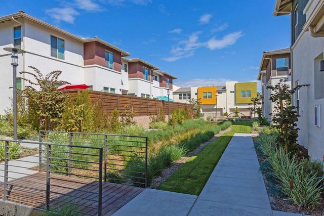 2004 QUARTET LOOP UNIT 1, Chula Vista, CA 91915