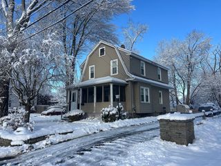 32 Lealand Ave, Agawam, MA 01001