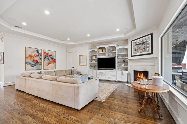 4916 Valerie Street, Bellaire, TX 77401