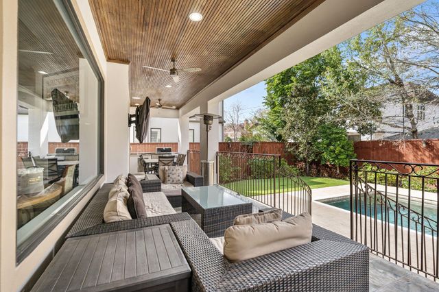 4916 Valerie Street, Bellaire, TX 77401