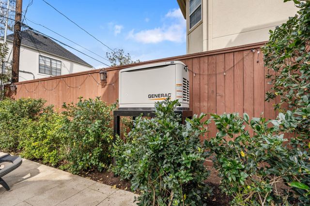 4916 Valerie Street, Bellaire, TX 77401