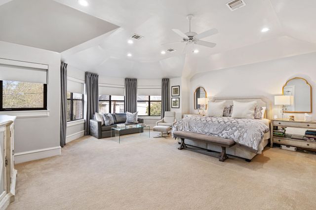 4916 Valerie Street, Bellaire, TX 77401