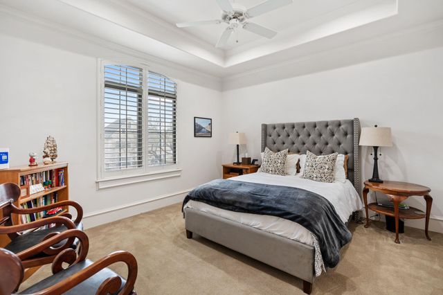 4916 Valerie Street, Bellaire, TX 77401