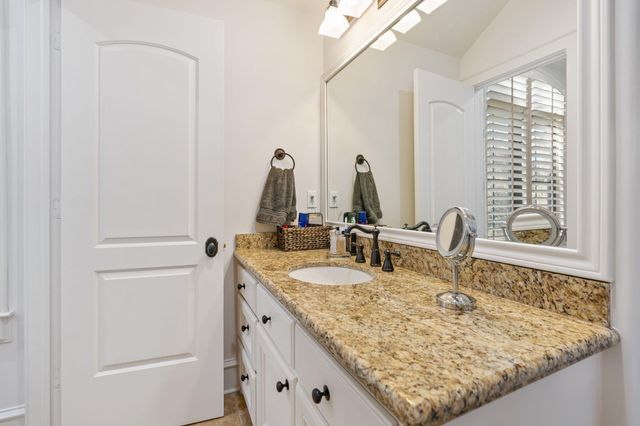 4916 Valerie Street, Bellaire, TX 77401