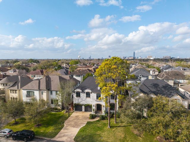 4916 Valerie Street, Bellaire, TX 77401