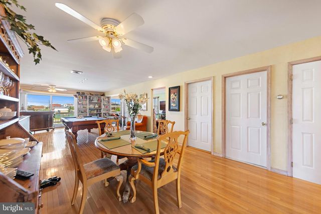 214 W 4TH ST, Ship Bottom, NJ 08008