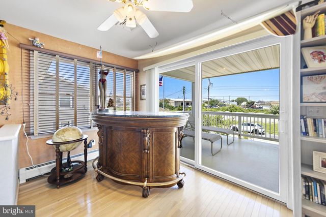 214 W 4TH ST, Ship Bottom, NJ 08008
