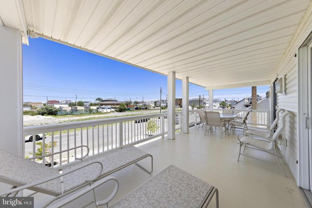 214 W 4TH ST, Ship Bottom, NJ 08008