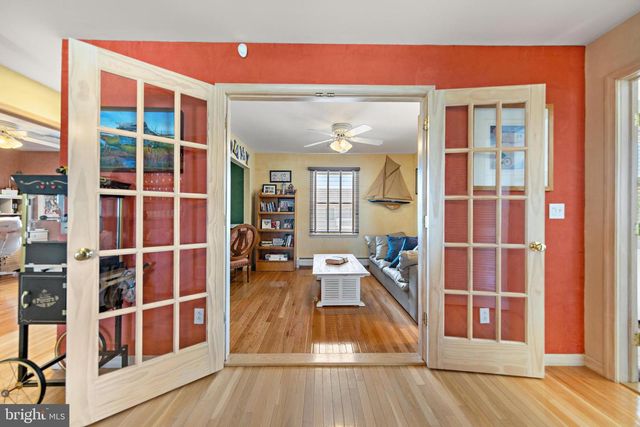 214 W 4TH ST, Ship Bottom, NJ 08008