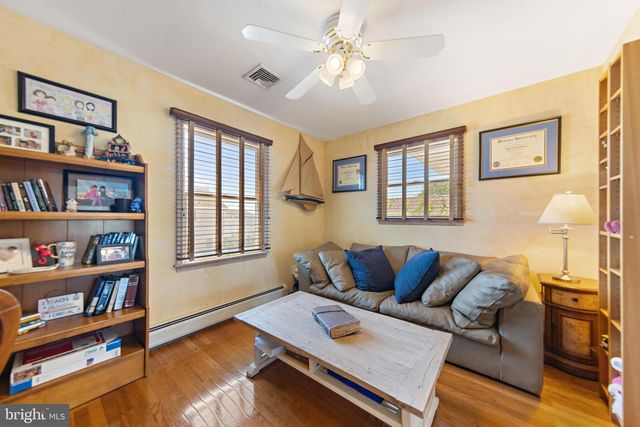 214 W 4TH ST, Ship Bottom, NJ 08008