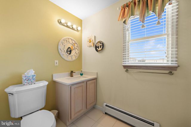 214 W 4TH ST, Ship Bottom, NJ 08008