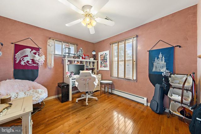 214 W 4TH ST, Ship Bottom, NJ 08008