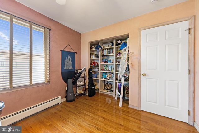 214 W 4TH ST, Ship Bottom, NJ 08008