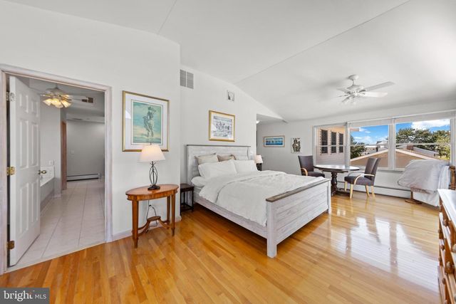 214 W 4TH ST, Ship Bottom, NJ 08008
