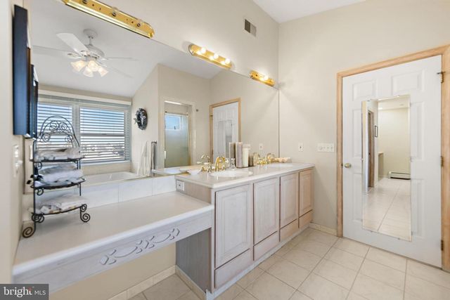 214 W 4TH ST, Ship Bottom, NJ 08008
