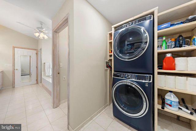 214 W 4TH ST, Ship Bottom, NJ 08008