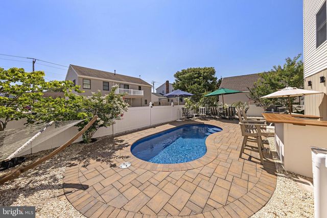 214 W 4TH ST, Ship Bottom, NJ 08008