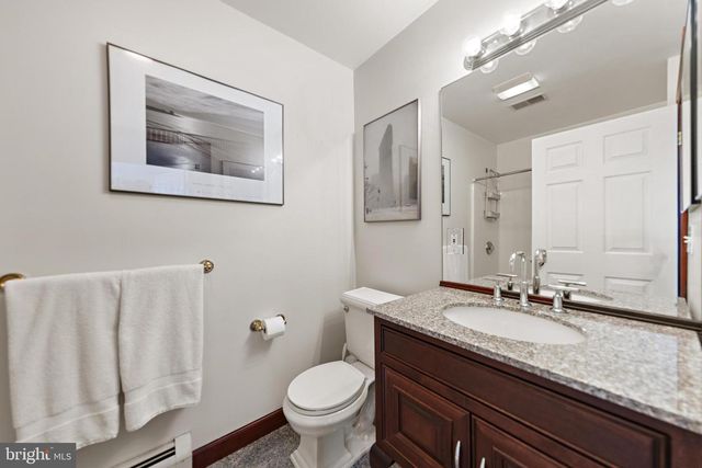 214 W 4TH ST, Ship Bottom, NJ 08008