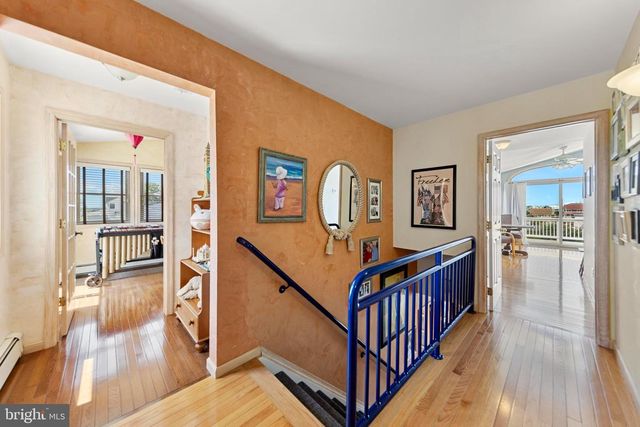 214 W 4TH ST, Ship Bottom, NJ 08008