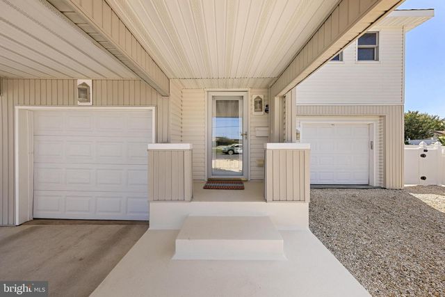 214 W 4TH ST, Ship Bottom, NJ 08008