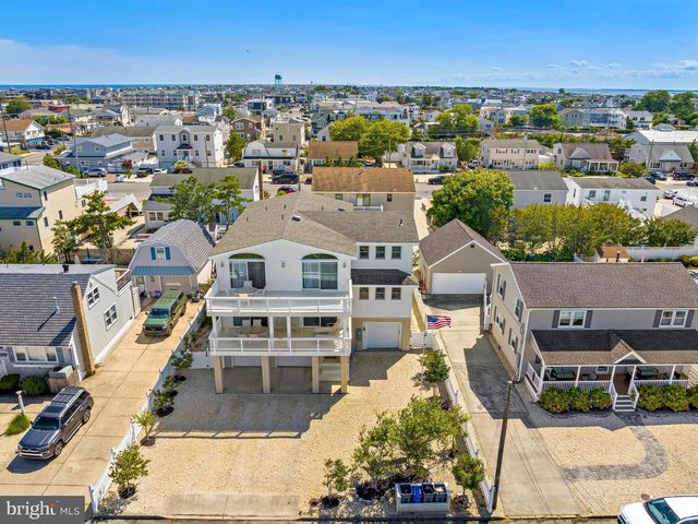 214 W 4TH ST, Ship Bottom, NJ 08008