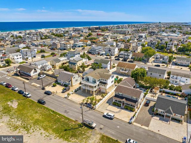214 W 4TH ST, Ship Bottom, NJ 08008