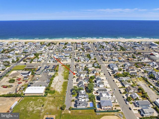 214 W 4TH ST, Ship Bottom, NJ 08008
